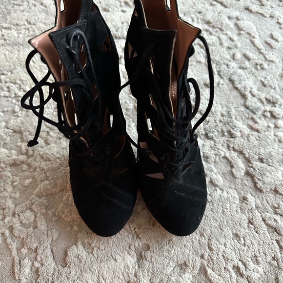 Alaia iconic boots suede cut out black - Picture 2 of 7